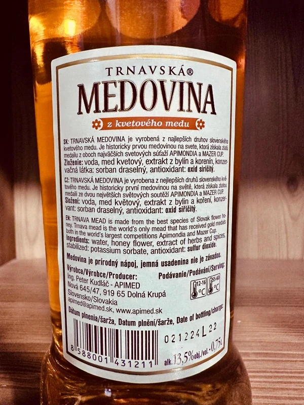 TRNAVSKÁ MEDOVINA Z KVĚTOVÉHO MEDU 
